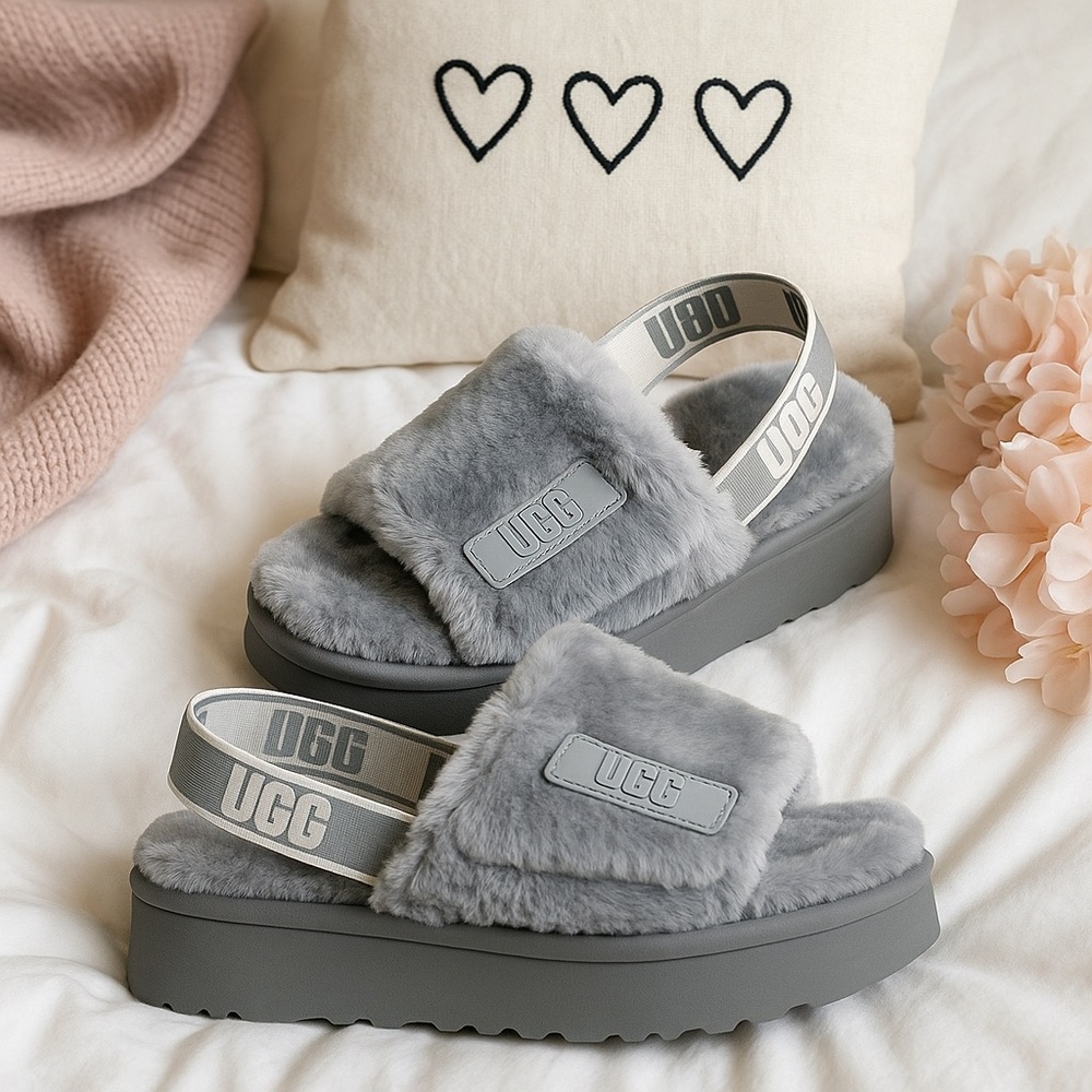 ***SOLD*** NWOB UGG Fuzzy Platform Slippers – Women’s Size 7 – New Without Box! - Picture 1 of 6